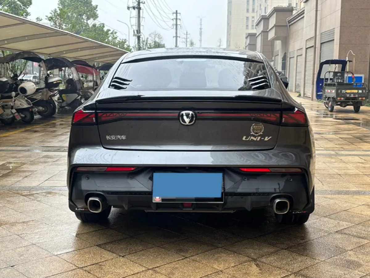 2022 ChangAn UNI-V 1.5T 188HP L4 7DCT,autocango,china used car exporter,china ev exporter,chinese used car exporter,chinese used ev exporter