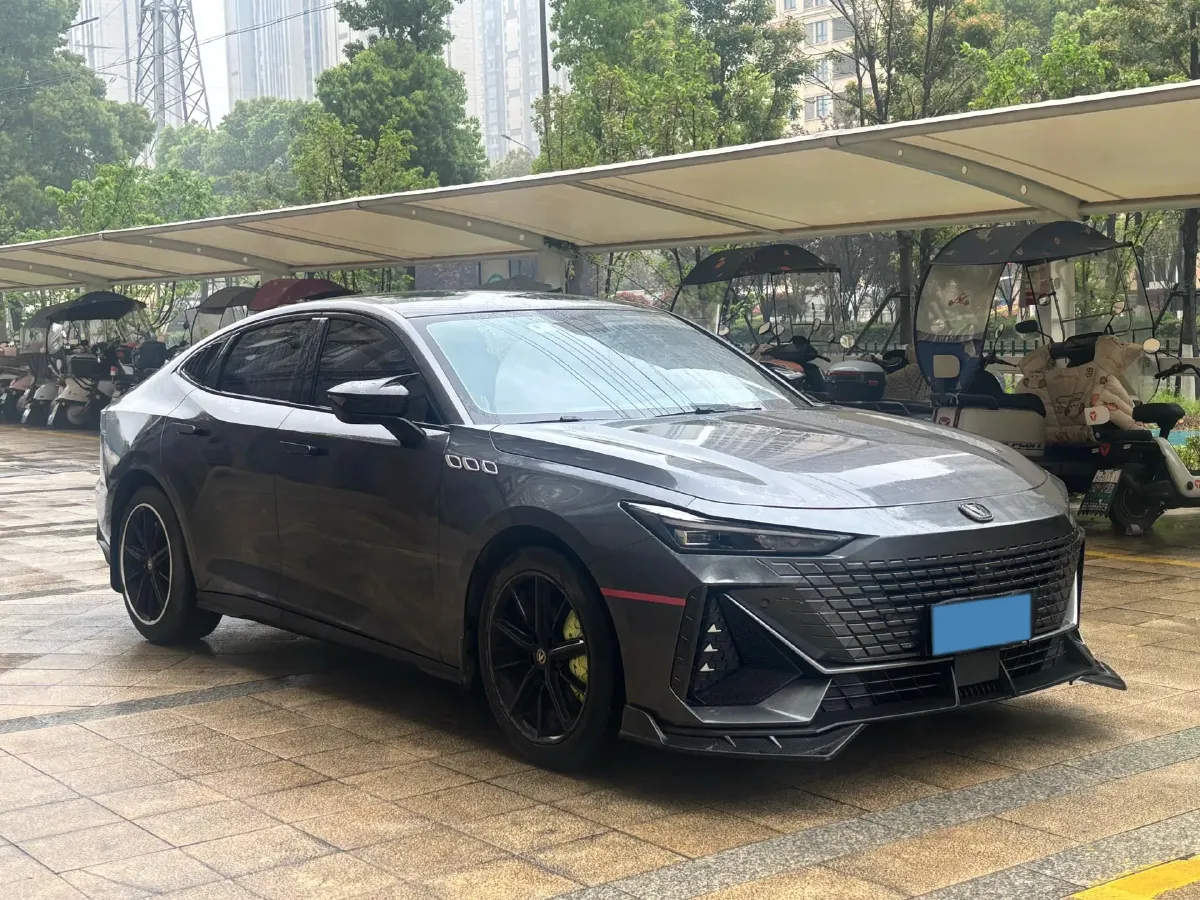 2022 ChangAn UNI-V 1.5T 188HP L4 7DCT,autocango,china used car exporter,china ev exporter,chinese used car exporter,chinese used ev exporter