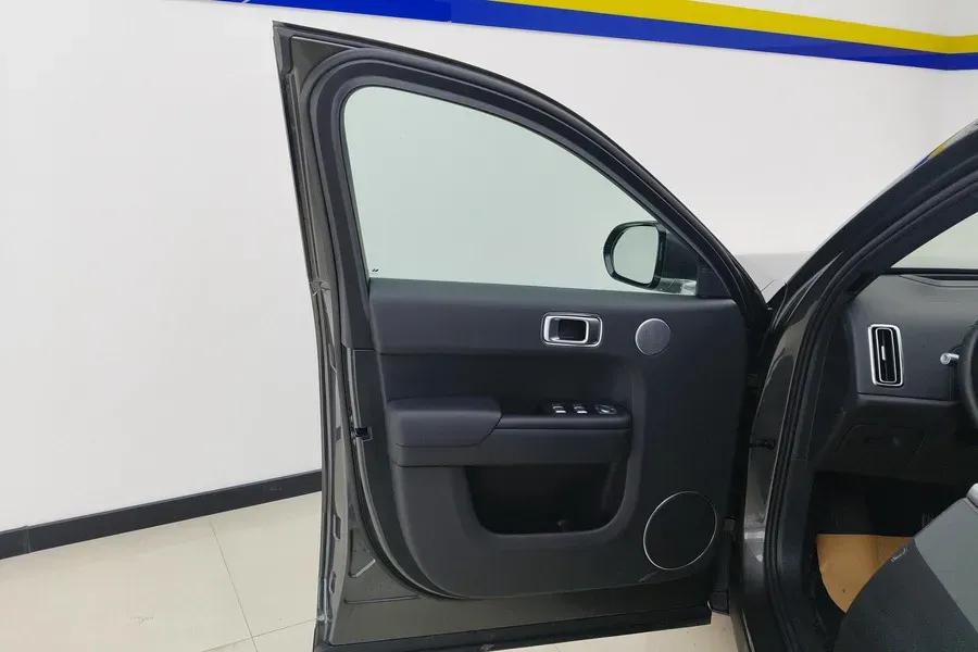 2023 Li L8 Range Extended 154HP REEV 40.9KWH,autocango,china used car exporter,china ev exporter,chinese used car exporter,chinese used ev exporter