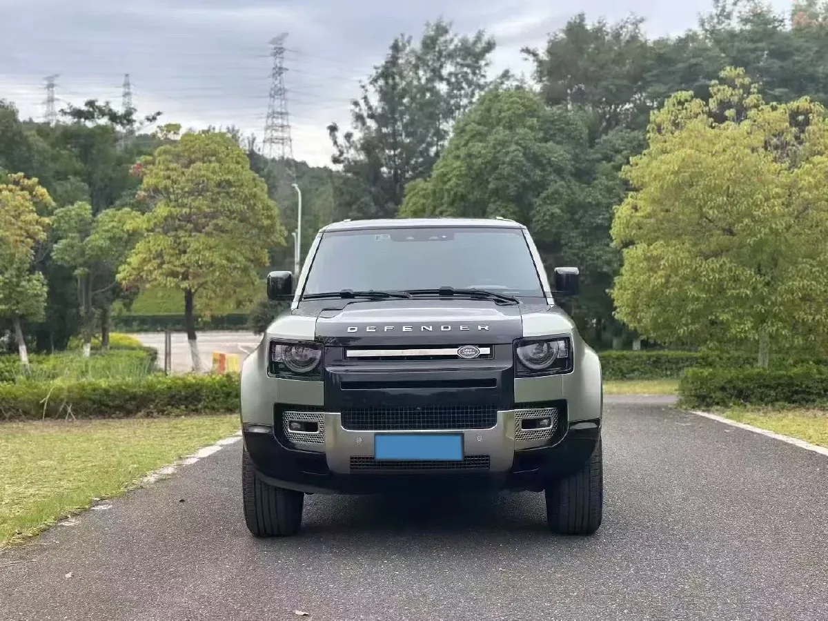 2023 Land Rover Defender 3.0T 400HP L6 8AT,autocango,china used car exporter,china ev exporter,chinese used car exporter,chinese used ev exporter