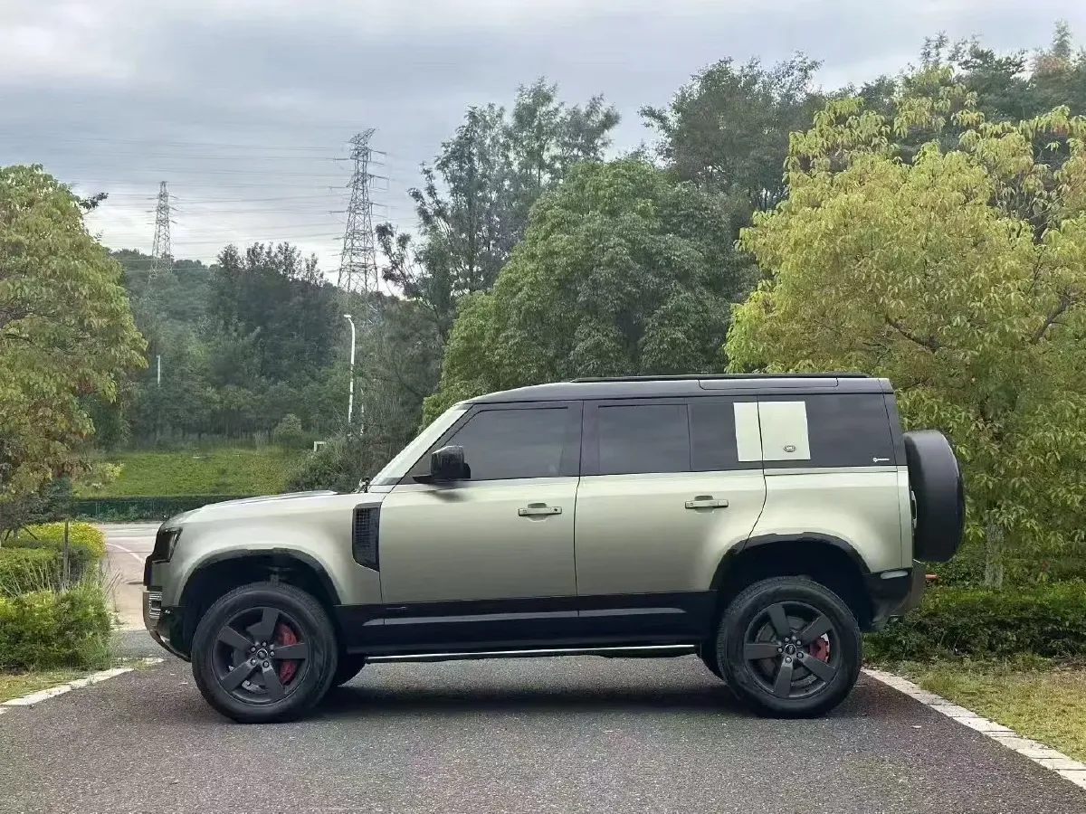 2023 Land Rover Defender 3.0T 400HP L6 8AT,autocango,china used car exporter,china ev exporter,chinese used car exporter,chinese used ev exporter