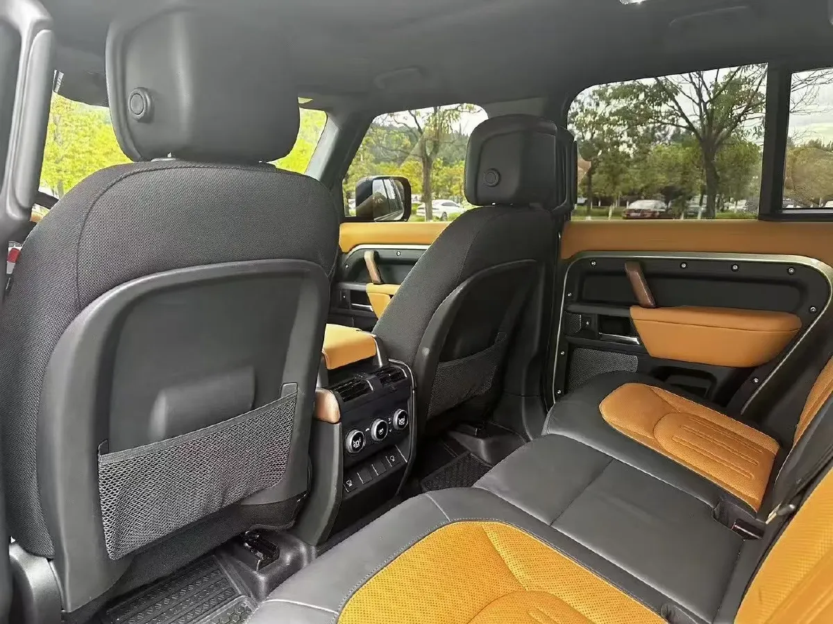 2023 Land Rover Defender 3.0T 400HP L6 8AT,autocango,china used car exporter,china ev exporter,chinese used car exporter,chinese used ev exporter