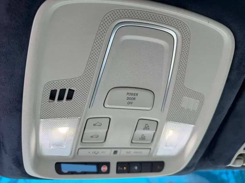 2021 Buick GL8 2.0T 237HP L4 9AT,autocango,china used car exporter,china ev exporter,chinese used car exporter,chinese used ev exporter