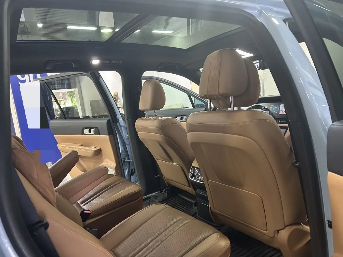 2020 Li ONE Range Extended 131HP REEV 40.5KWH,autocango,china used car exporter,china ev exporter,chinese used car exporter,chinese used ev exporter