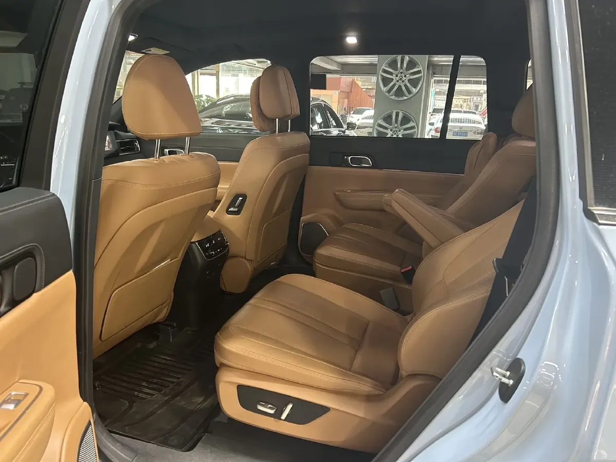 2020 Li ONE Range Extended 131HP REEV 40.5KWH,autocango,china used car exporter,china ev exporter,chinese used car exporter,chinese used ev exporter