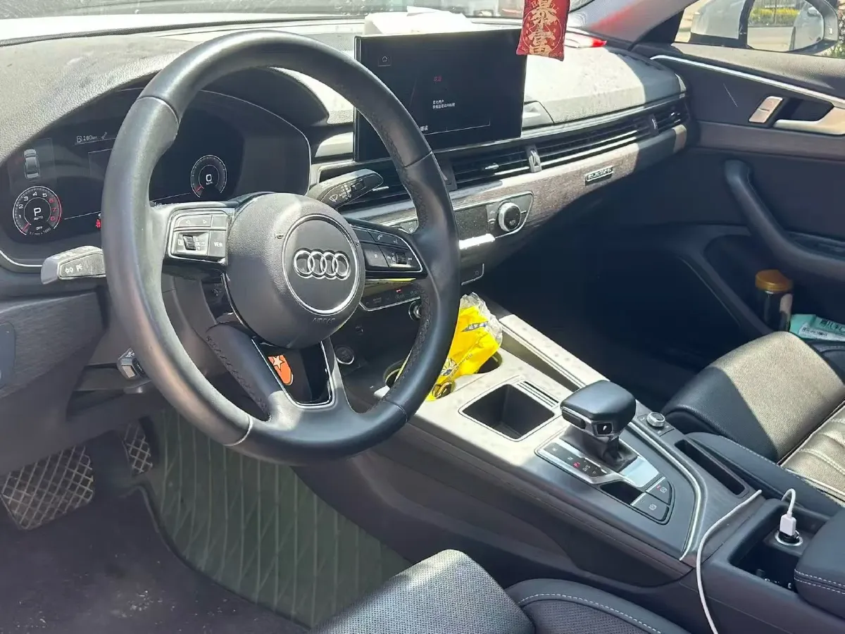 2024 Audi A4L 2.0T 190HP L4 7DCT,autocango,china used car exporter,china ev exporter,chinese used car exporter,chinese used ev exporter