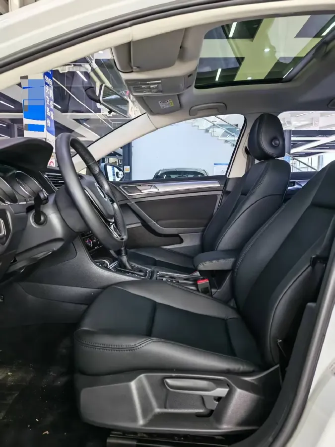 2020 Volkswagen Golf 1.2T 116HP L4 7DCT,autocango,china used car exporter,china ev exporter,chinese used car exporter,chinese used ev exporter