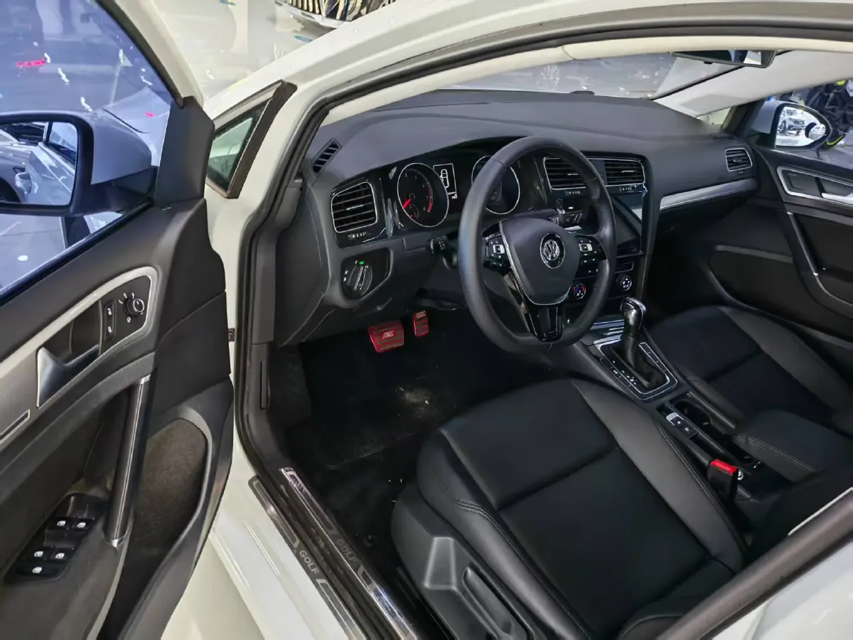 2020 Volkswagen Golf 1.2T 116HP L4 7DCT,autocango,china used car exporter,china ev exporter,chinese used car exporter,chinese used ev exporter