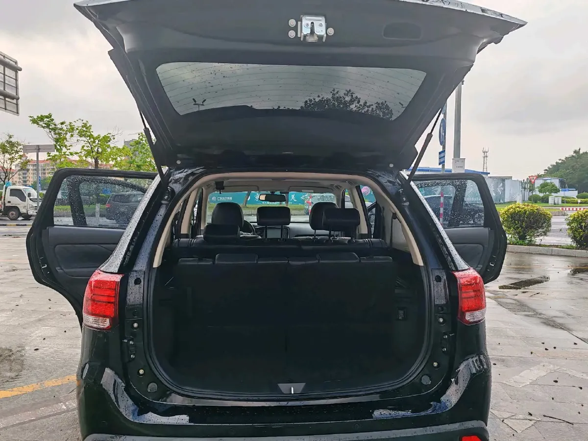 2019 Mitsubishi Outlander 2.0L 166HP L4 CVT,autocango,china used car exporter,china ev exporter,chinese used car exporter,chinese used ev exporter