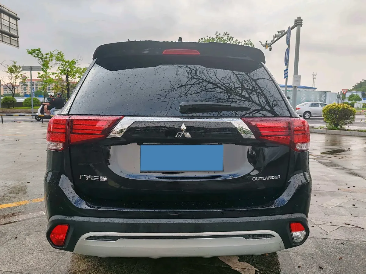 2019 Mitsubishi Outlander 2.0L 166HP L4 CVT,autocango,china used car exporter,china ev exporter,chinese used car exporter,chinese used ev exporter