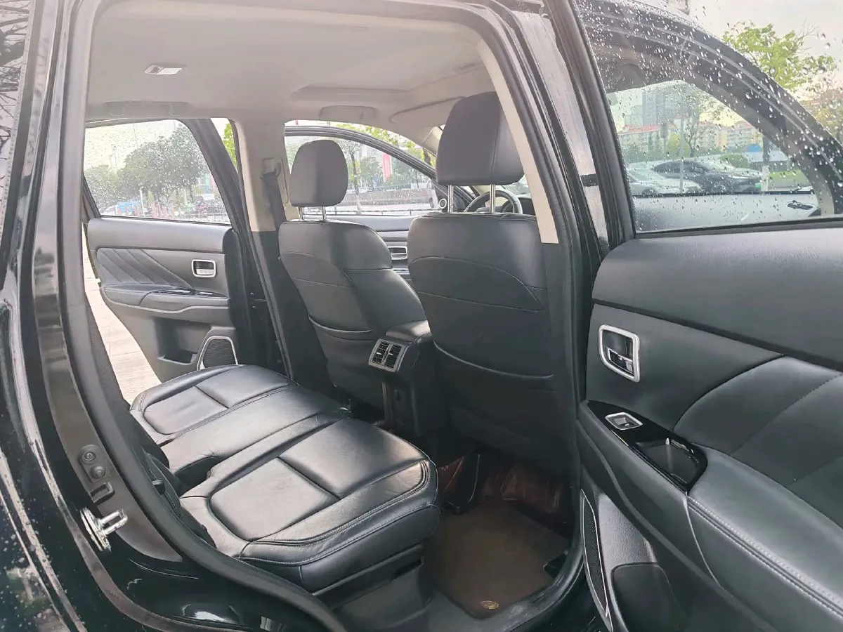 2019 Mitsubishi Outlander 2.0L 166HP L4 CVT,autocango,china used car exporter,china ev exporter,chinese used car exporter,chinese used ev exporter