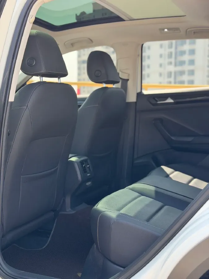 2020 Volkswagen T-Roc 1.4T 150HP L4 7DCT,autocango,china used car exporter,china ev exporter,chinese used car exporter,chinese used ev exporter