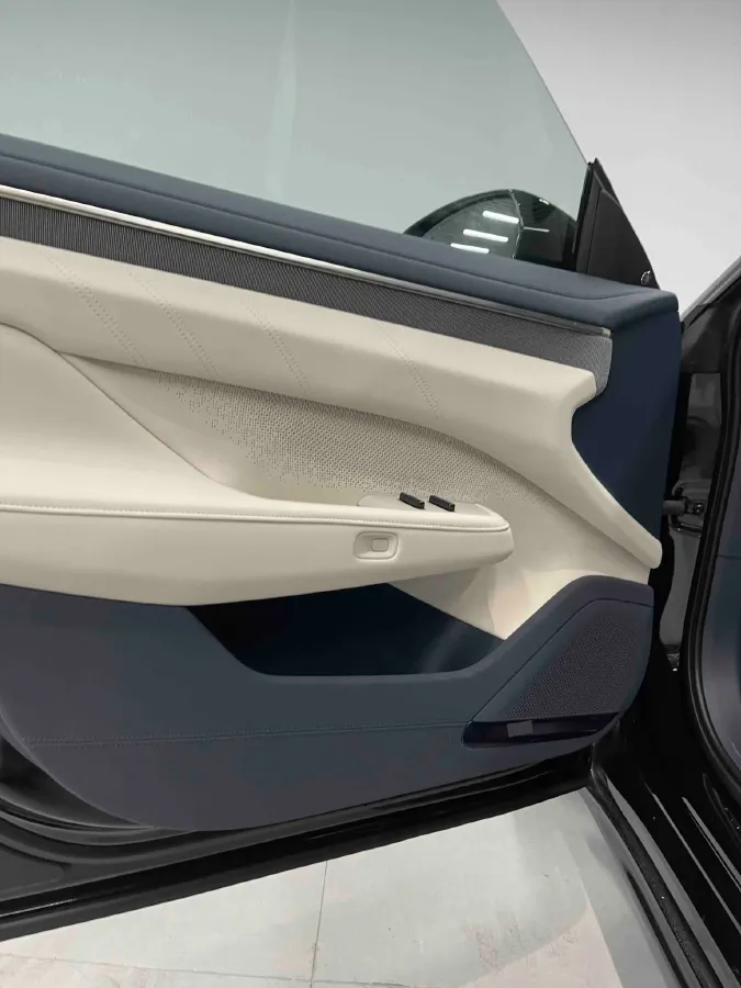 2025 Zeekr 001 BEV 100KWH,autocango,china used car exporter,china ev exporter,chinese used car exporter,chinese used ev exporter