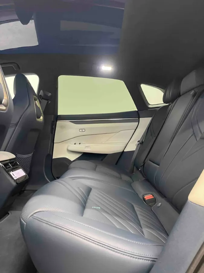 2025 Zeekr 001 BEV 100KWH,autocango,china used car exporter,china ev exporter,chinese used car exporter,chinese used ev exporter