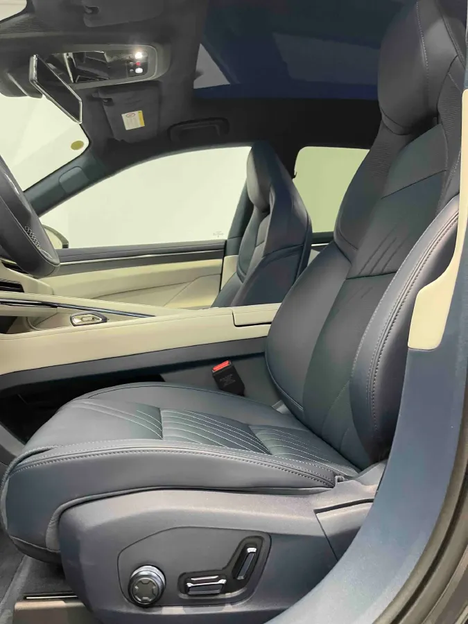 2025 Zeekr 001 BEV 100KWH,autocango,china used car exporter,china ev exporter,chinese used car exporter,chinese used ev exporter