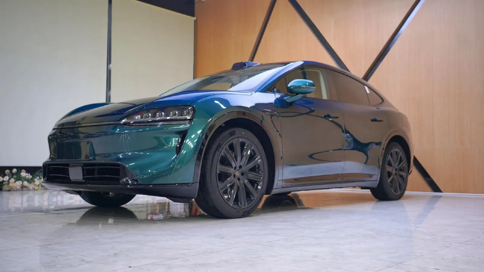 2026 Luxeed R7 REEV 156HP REEV,autocango,china used car exporter,china ev exporter,chinese used car exporter,chinese used ev exporter