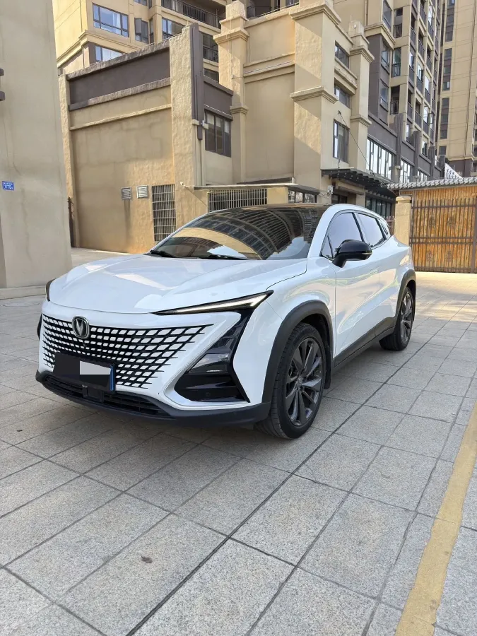 2020 ChangAn UNI-T 1.5T 180HP L4 7DCT,autocango,china used car exporter,china ev exporter,chinese used car exporter,chinese used ev exporter