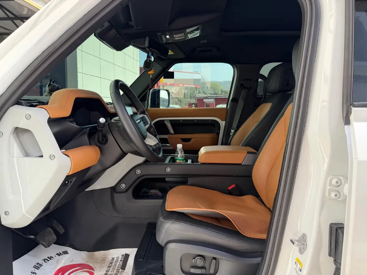 2024 Land Rover Defender 3.0T 400HP L6 8AT,autocango,china used car exporter,china ev exporter,chinese used car exporter,chinese used ev exporter