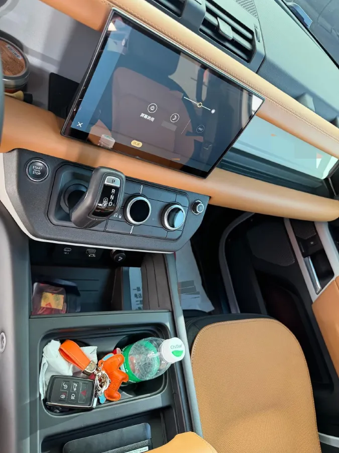 2024 Land Rover Defender 3.0T 400HP L6 8AT,autocango,china used car exporter,china ev exporter,chinese used car exporter,chinese used ev exporter