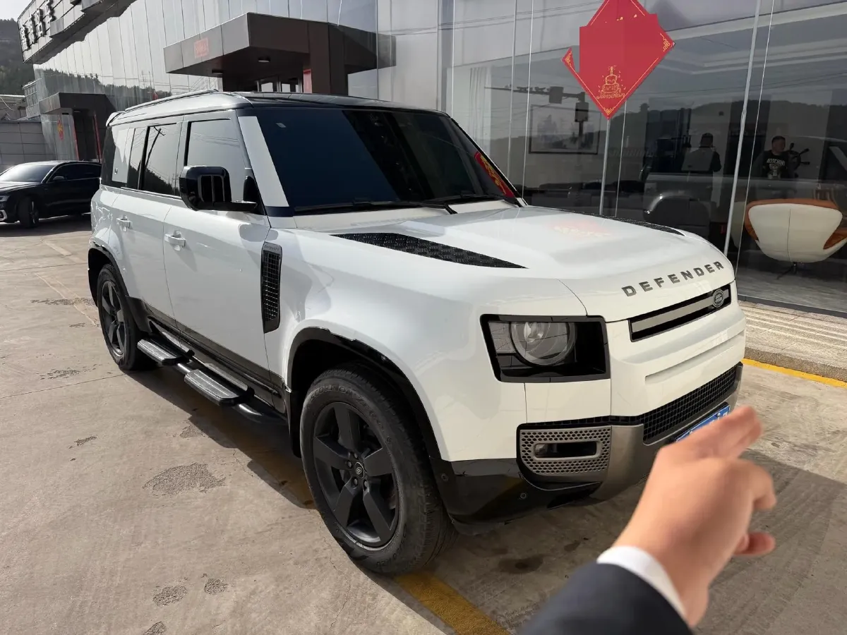2024 Land Rover Defender 3.0T 400HP L6 8AT,autocango,china used car exporter,china ev exporter,chinese used car exporter,chinese used ev exporter
