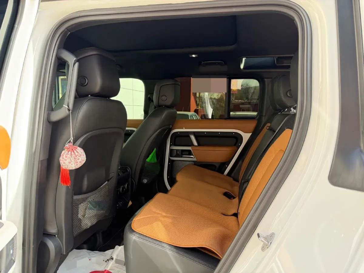2024 Land Rover Defender 3.0T 400HP L6 8AT,autocango,china used car exporter,china ev exporter,chinese used car exporter,chinese used ev exporter