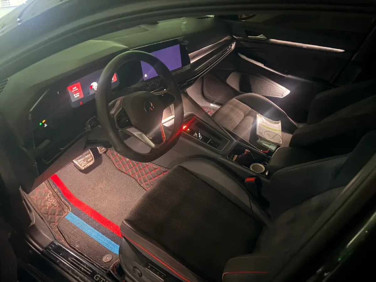 2021 Volkswagen GolfGTI 2.0T 220HP L4 7DCT,autocango,china used car exporter,china ev exporter,chinese used car exporter,chinese used ev exporter