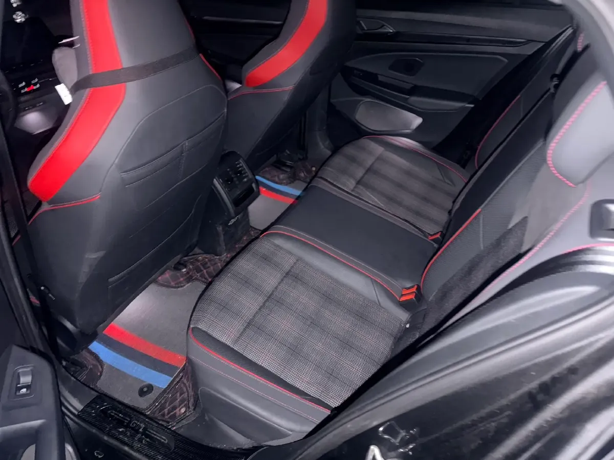 2021 Volkswagen GolfGTI 2.0T 220HP L4 7DCT,autocango,china used car exporter,china ev exporter,chinese used car exporter,chinese used ev exporter