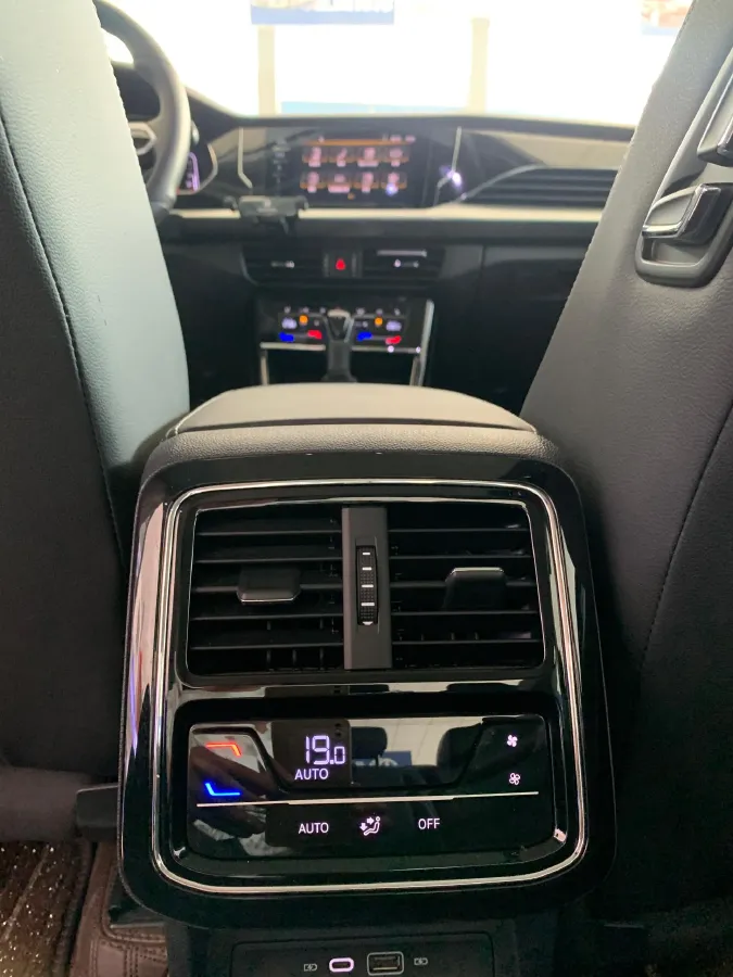 2023 Volkswagen Passat 2.0T 186HP L4 7DCT,autocango,china used car exporter,china ev exporter,chinese used car exporter,chinese used ev exporter