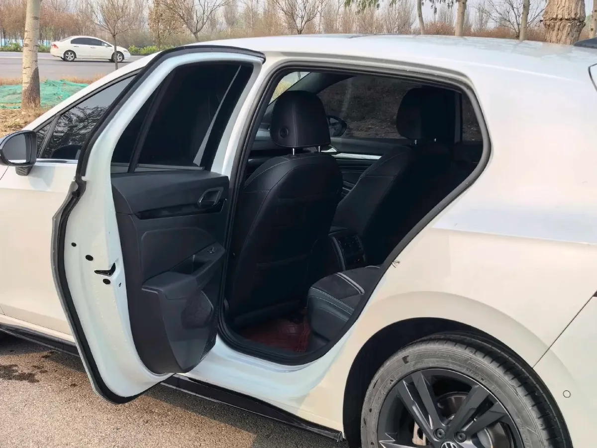 2023 Volkswagen Golf 1.4T 150HP L4 7DCT,autocango,china used car exporter,china ev exporter,chinese used car exporter,chinese used ev exporter