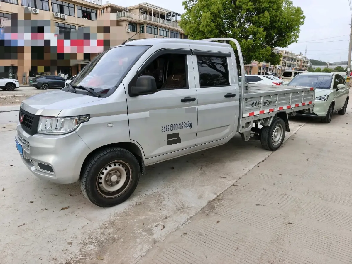 2023 WuLing RongGuang New Truck 1.5L 102HP L4 5MT,autocango,china used car exporter,china ev exporter,chinese used car exporter,chinese used ev exporter
