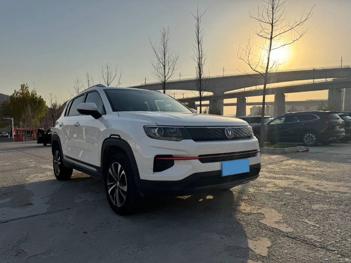 2021 ChangAn CS35 Plus 1.6L 128HP L4 5MT,autocango,china used car exporter,china ev exporter,chinese used car exporter,chinese used ev exporter