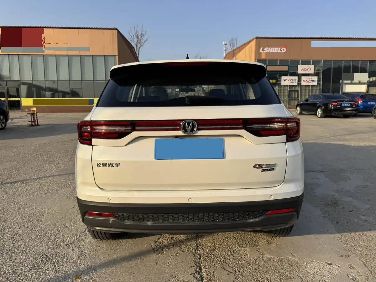 2021 ChangAn CS35 Plus 1.6L 128HP L4 5MT,autocango,china used car exporter,china ev exporter,chinese used car exporter,chinese used ev exporter