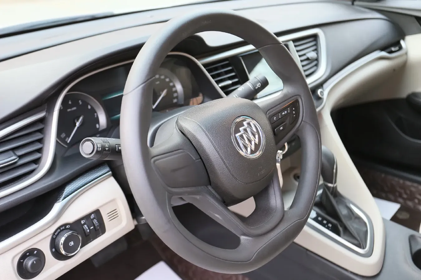 2020 Buick Encore 1.0T 125HP L3 6AT,autocango,china used car exporter,china ev exporter,chinese used car exporter,chinese used ev exporter