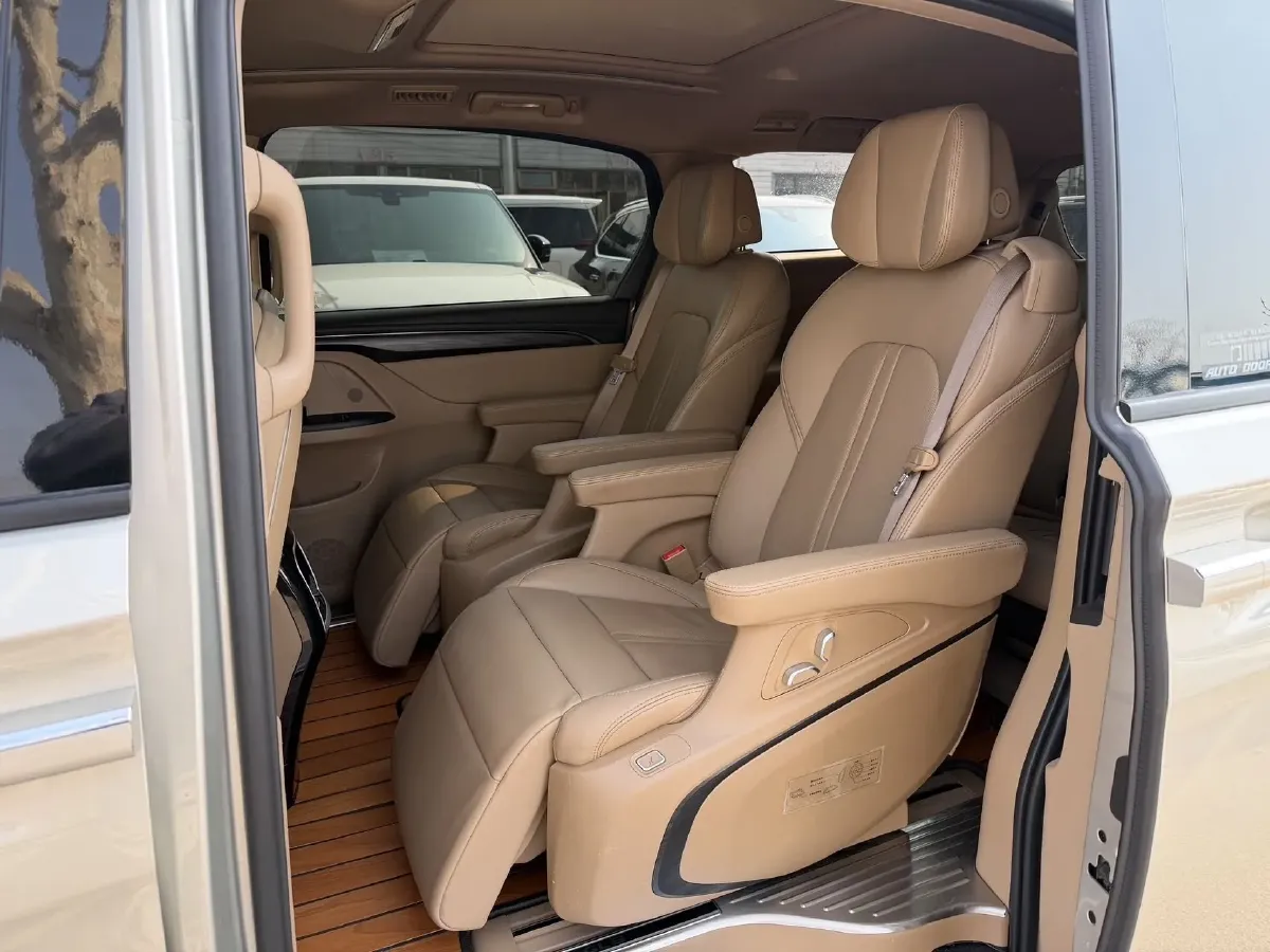 2021 Buick GL8 2.0T 237HP L4 9AT,autocango,china used car exporter,china ev exporter,chinese used car exporter,chinese used ev exporter