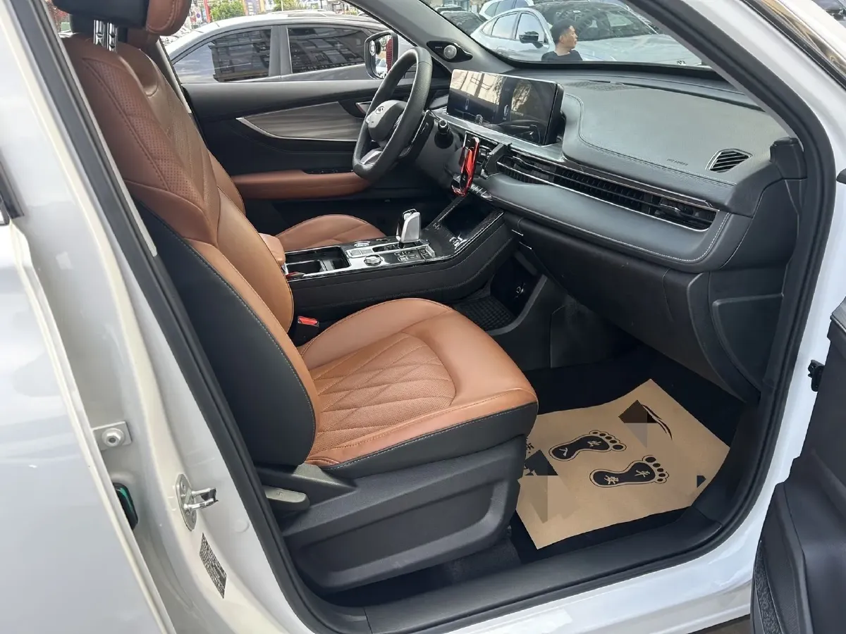 2021 Chery Tiggo 8 Plus 1.6T 197HP L4 7DCT,autocango,china used car exporter,china ev exporter,chinese used car exporter,chinese used ev exporter