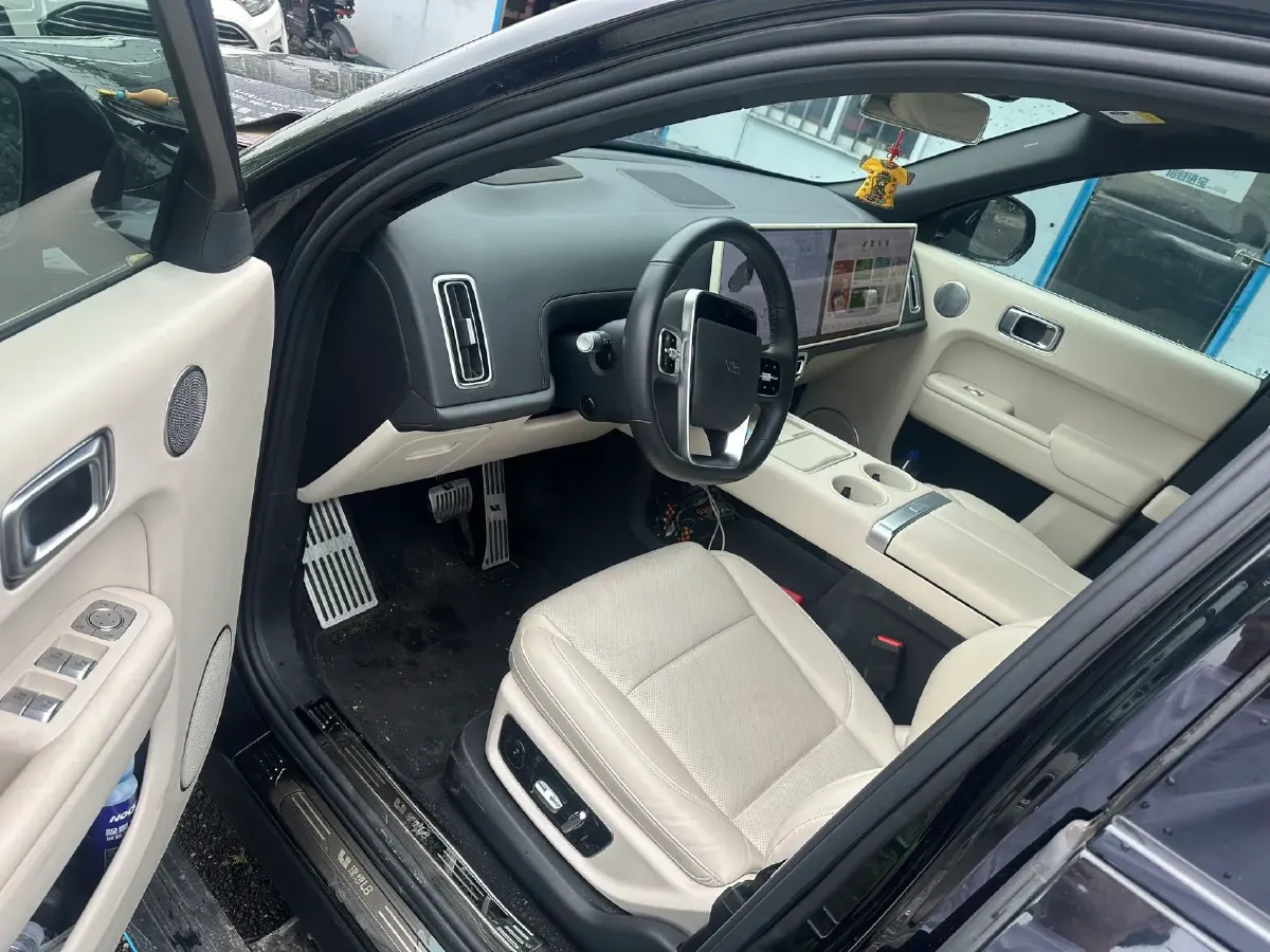 2023 Li L7 Range Extended 154HP REEV 40.9KWH,autocango,china used car exporter,china ev exporter,chinese used car exporter,chinese used ev exporter