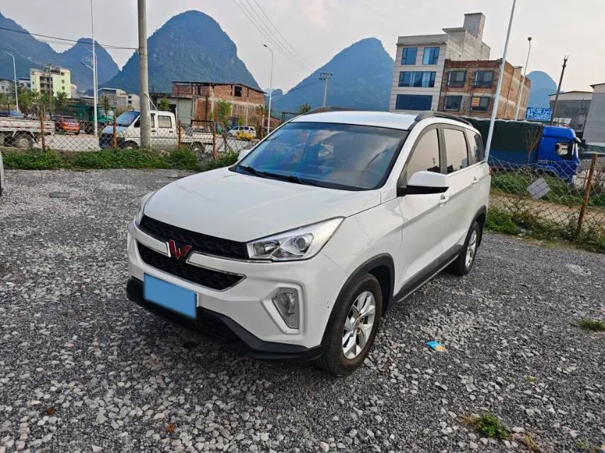 2019 WuLing HongGuang S3 1.5L 112HP L4 6MT,autocango,china used car exporter,china ev exporter,chinese used car exporter,chinese used ev exporter