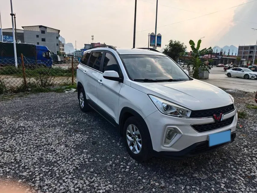 2019 WuLing HongGuang S3 1.5L 112HP L4 6MT,autocango,china used car exporter,china ev exporter,chinese used car exporter,chinese used ev exporter