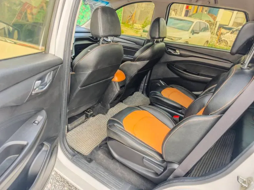 2019 WuLing HongGuang S3 1.5L 112HP L4 6MT,autocango,china used car exporter,china ev exporter,chinese used car exporter,chinese used ev exporter