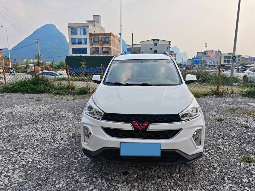 2019 WuLing HongGuang S3 1.5L 112HP L4 6MT,autocango,china used car exporter,china ev exporter,chinese used car exporter,chinese used ev exporter