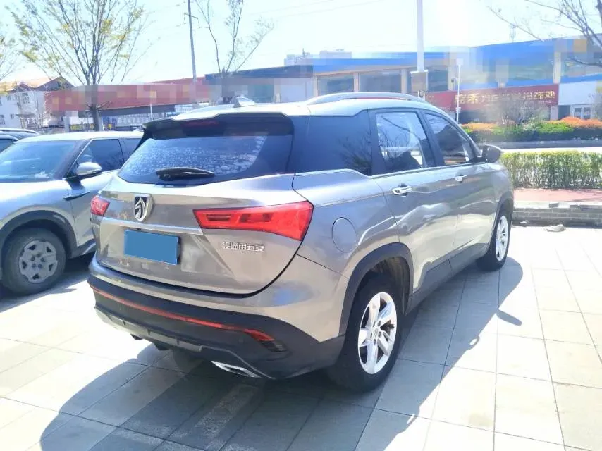 2018 BaoJun 530 1.5T 150HP L4 6MT,autocango,china used car exporter,china ev exporter,chinese used car exporter,chinese used ev exporter
