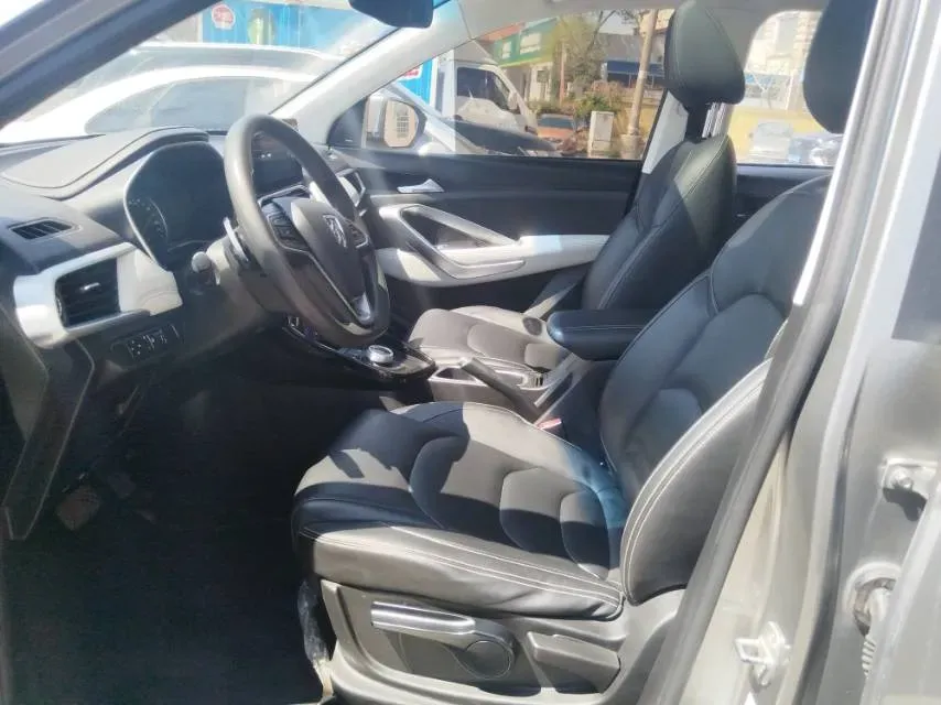 2018 BaoJun 530 1.5T 150HP L4 6MT,autocango,china used car exporter,china ev exporter,chinese used car exporter,chinese used ev exporter