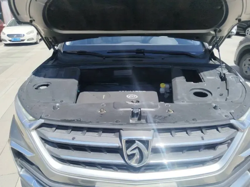 2018 BaoJun 530 1.5T 150HP L4 6MT,autocango,china used car exporter,china ev exporter,chinese used car exporter,chinese used ev exporter