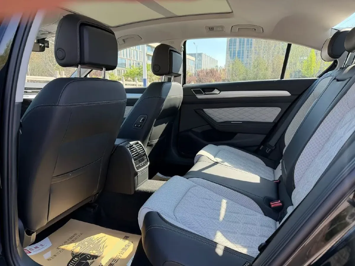 2023 Volkswagen Magotan 2.0T 186HP L4 7DCT,autocango,china used car exporter,china ev exporter,chinese used car exporter,chinese used ev exporter