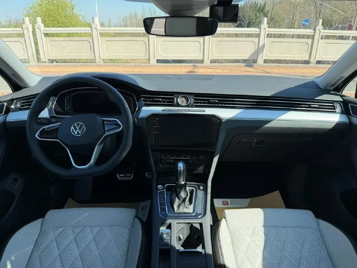 2023 Volkswagen Magotan 2.0T 186HP L4 7DCT,autocango,china used car exporter,china ev exporter,chinese used car exporter,chinese used ev exporter