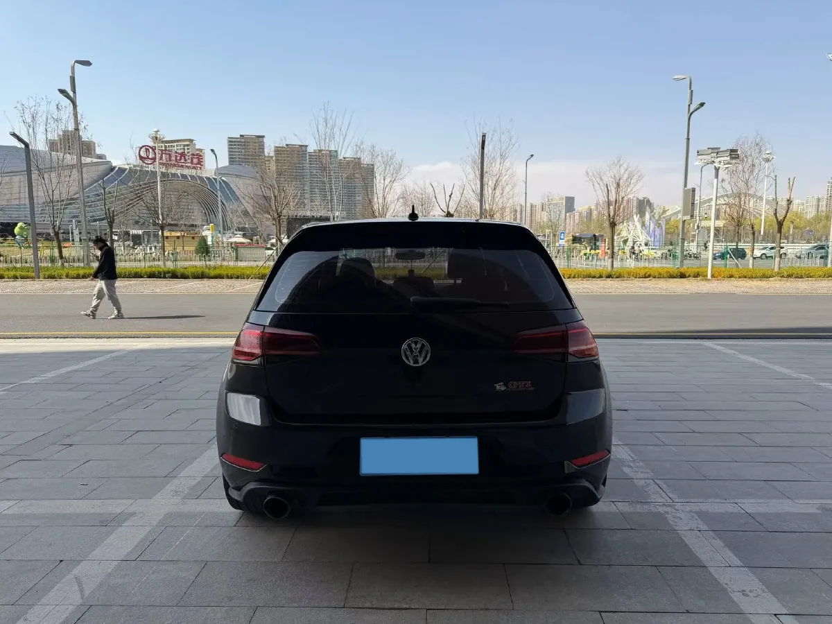 2018 Volkswagen GolfGTI 2.0T 220HP L4 7DCT,autocango,china used car exporter,china ev exporter,chinese used car exporter,chinese used ev exporter