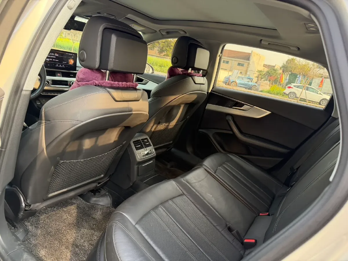 2020 Audi A4L 2.0T 190HP L4 7DCT,autocango,china used car exporter,china ev exporter,chinese used car exporter,chinese used ev exporter