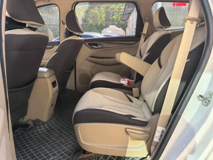 2017 BaoJun 730 1.5T 150HP L4 6MT,autocango,china used car exporter,china ev exporter,chinese used car exporter,chinese used ev exporter