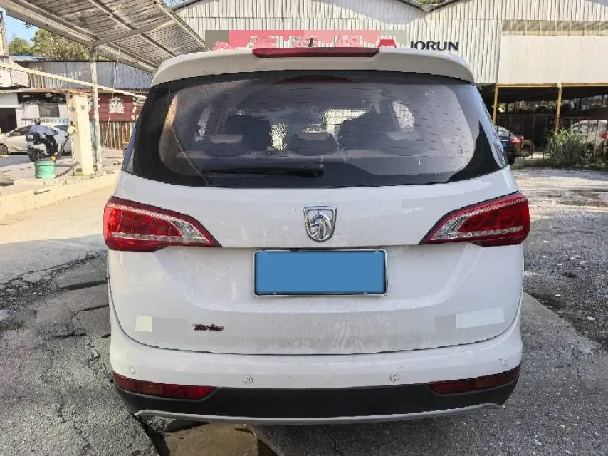 2017 BaoJun 730 1.5T 150HP L4 6MT,autocango,china used car exporter,china ev exporter,chinese used car exporter,chinese used ev exporter