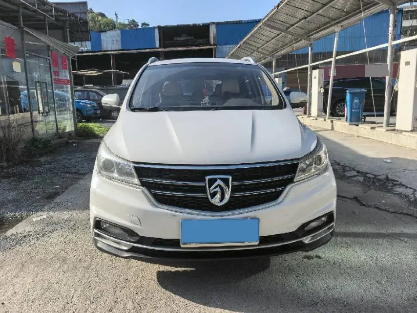 2017 BaoJun 730 1.5T 150HP L4 6MT,autocango,china used car exporter,china ev exporter,chinese used car exporter,chinese used ev exporter